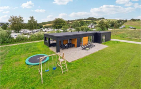 Awesome Home In Løgstrup With Kitchen